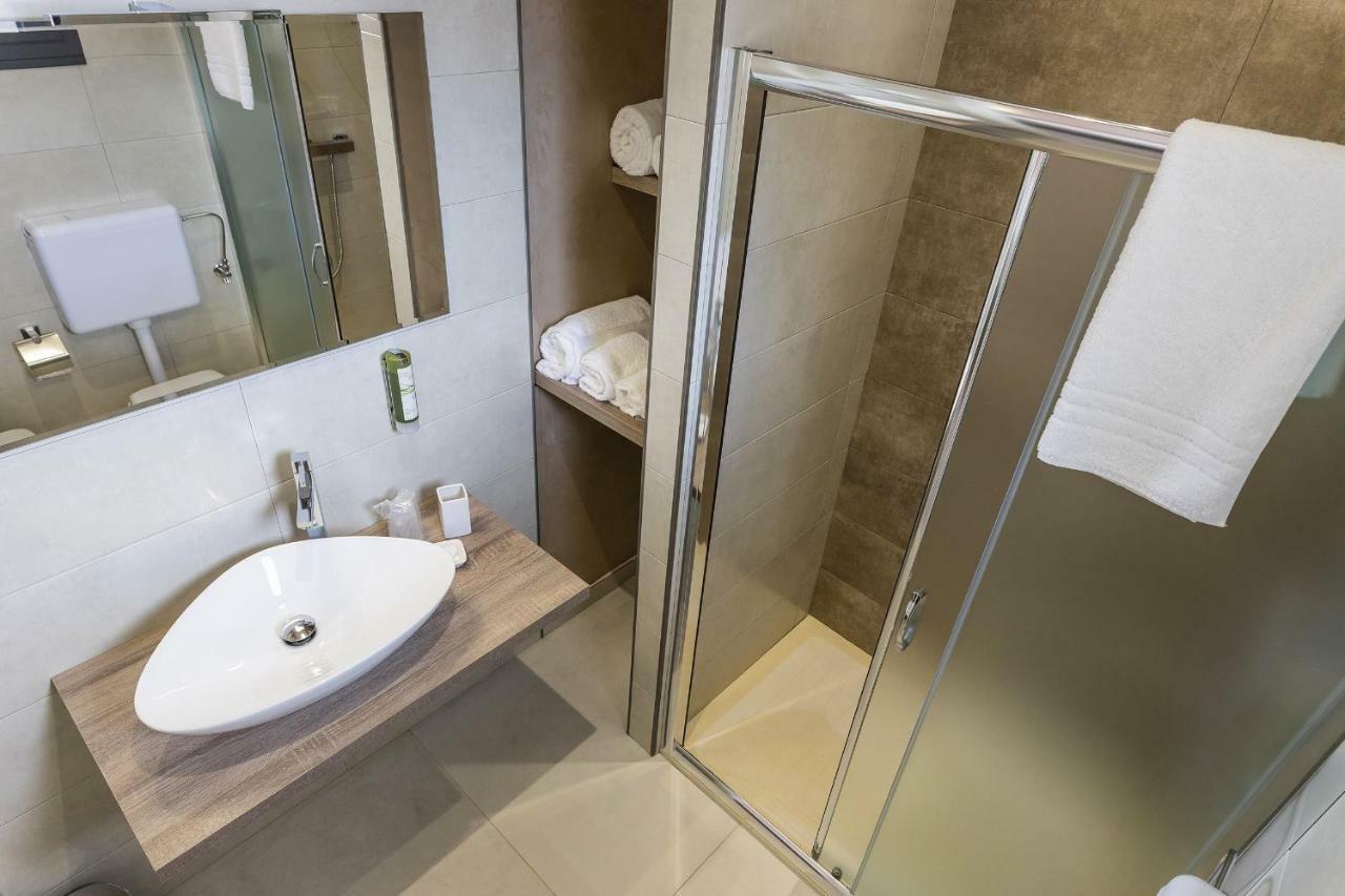 VIAMONTI HOTEL RACALE 3* (Italia) - da 69 € | HOTELMIX